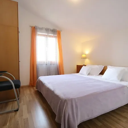 Apartament Mareta *