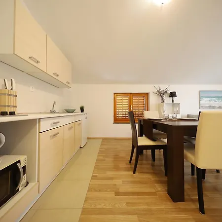 Apartment Mareta *